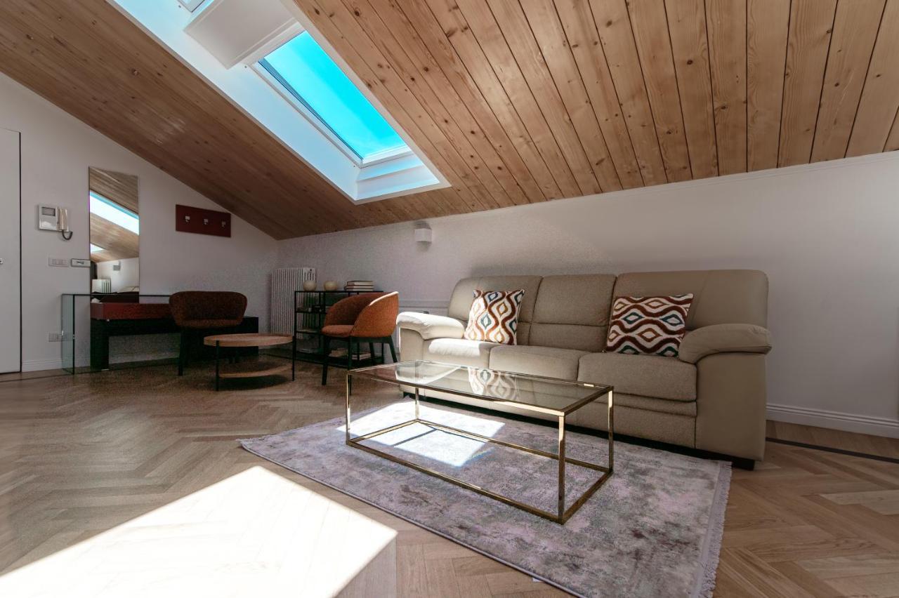 Apartmán Attic 64 - The House Of Travelers Como Exteriér fotografie