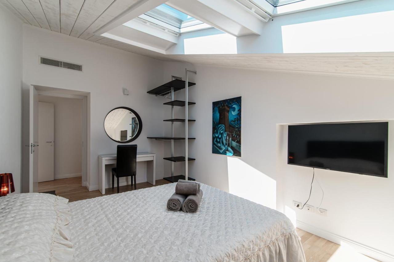 Apartmán Attic 64 - The House Of Travelers Como Exteriér fotografie