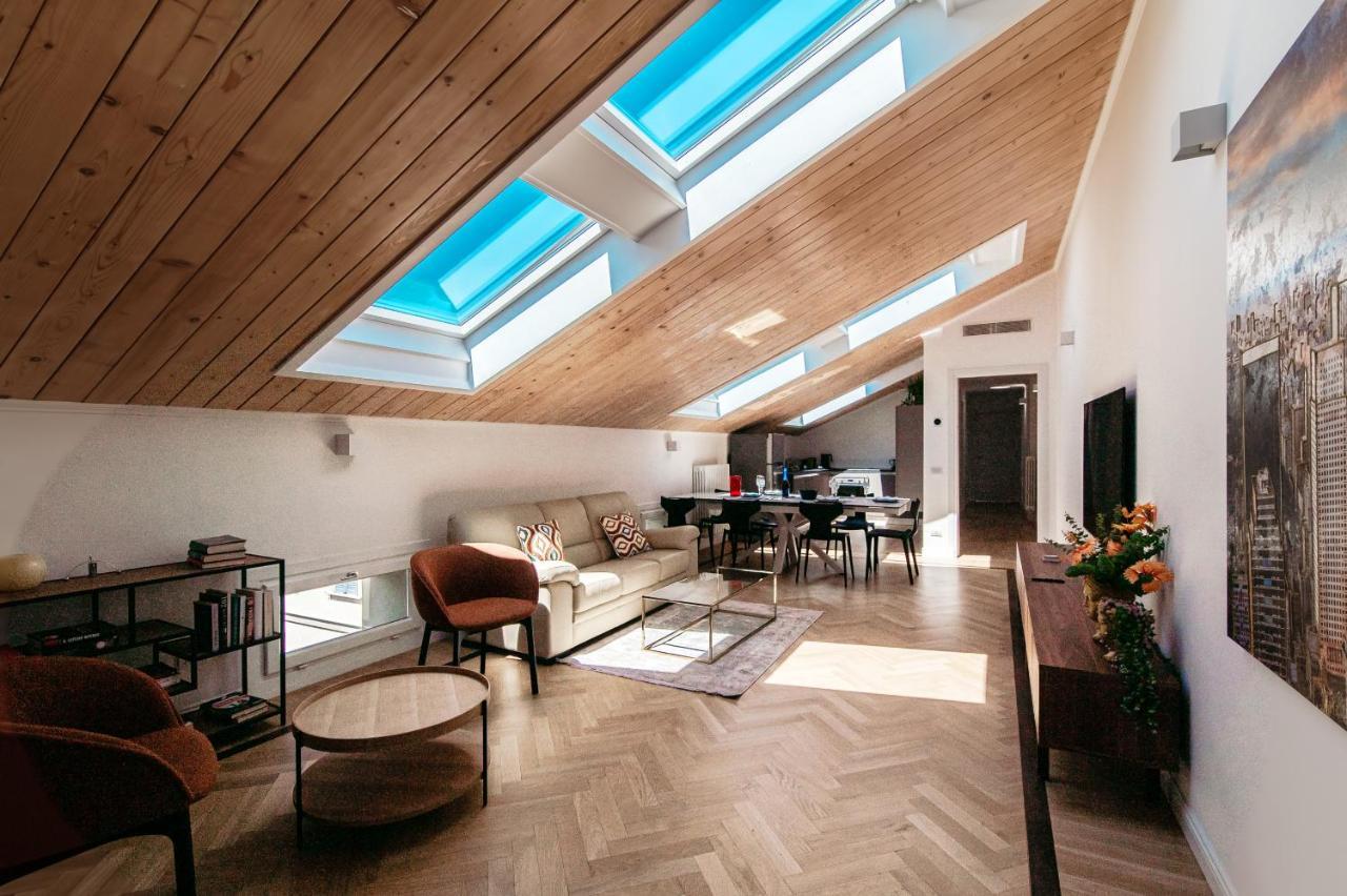 Apartmán Attic 64 - The House Of Travelers Como Exteriér fotografie