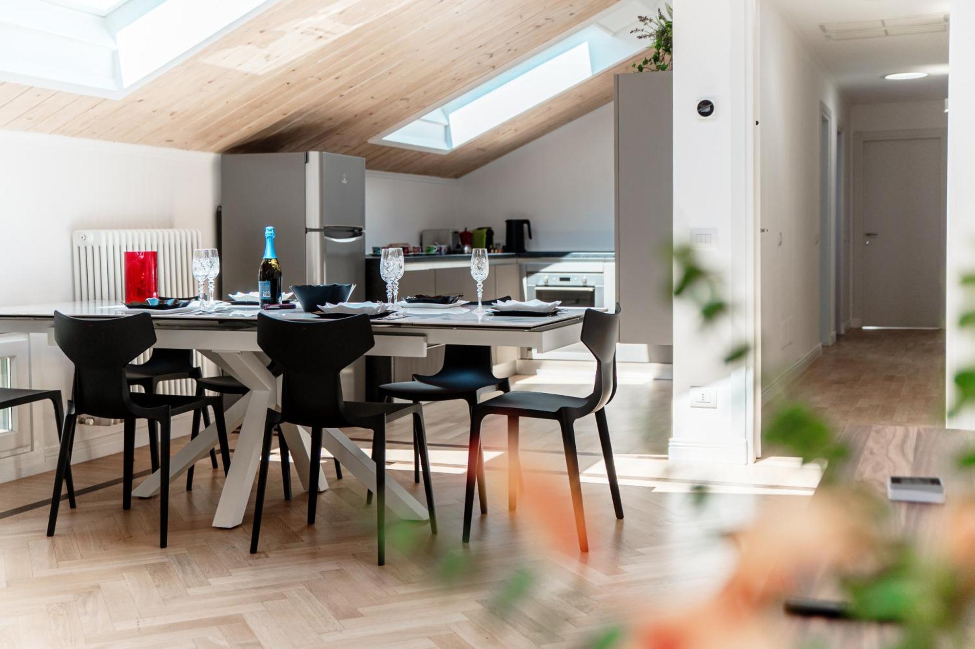 Apartmán Attic 64 - The House Of Travelers Como Exteriér fotografie